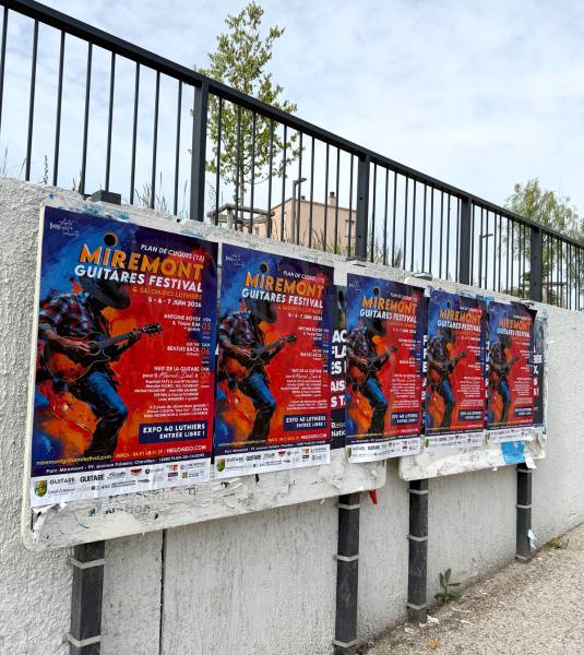 Campagne d'affichage libre réalisée par ZeCom pour le Miremont Guitares Festival 2026 à Plan-de-Cuques